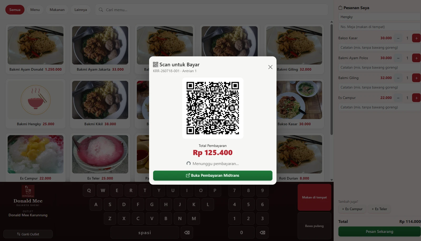 Kiosk pesan mandiri — tamu memilih menu sendiri lalu bayar QRIS